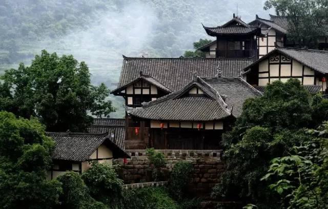 【校园动态】八里湖新区第一小学：融合学科内容设计闯关游戏 乐考玩出“新花样”